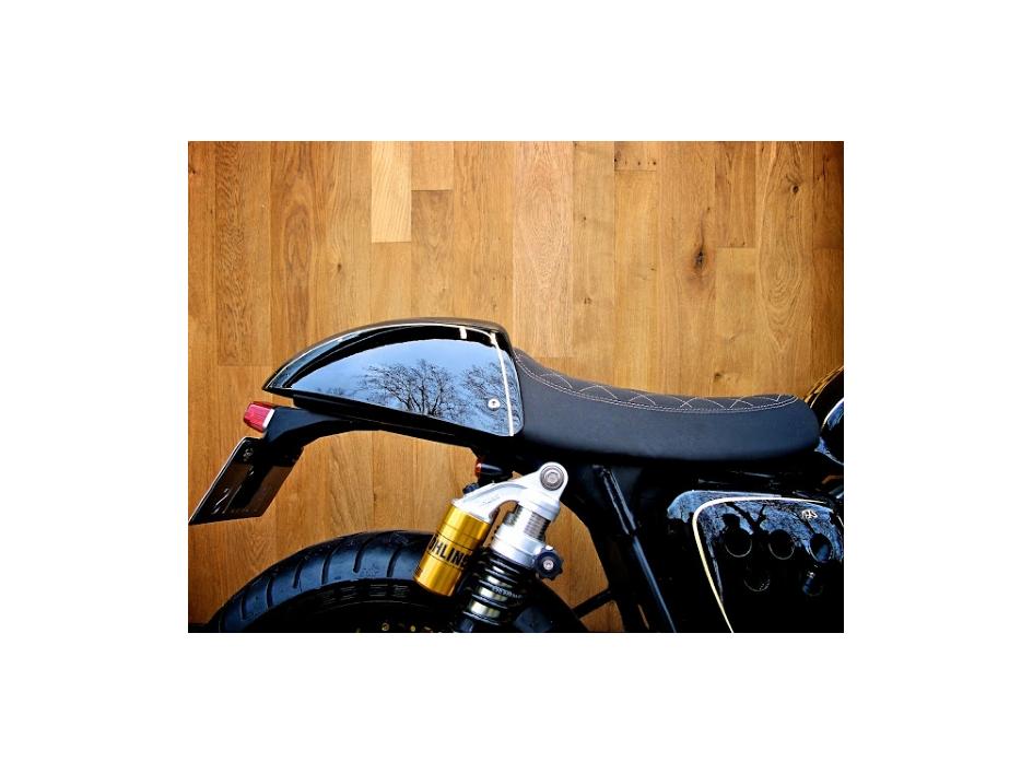 THRUXTON CAFE RACER