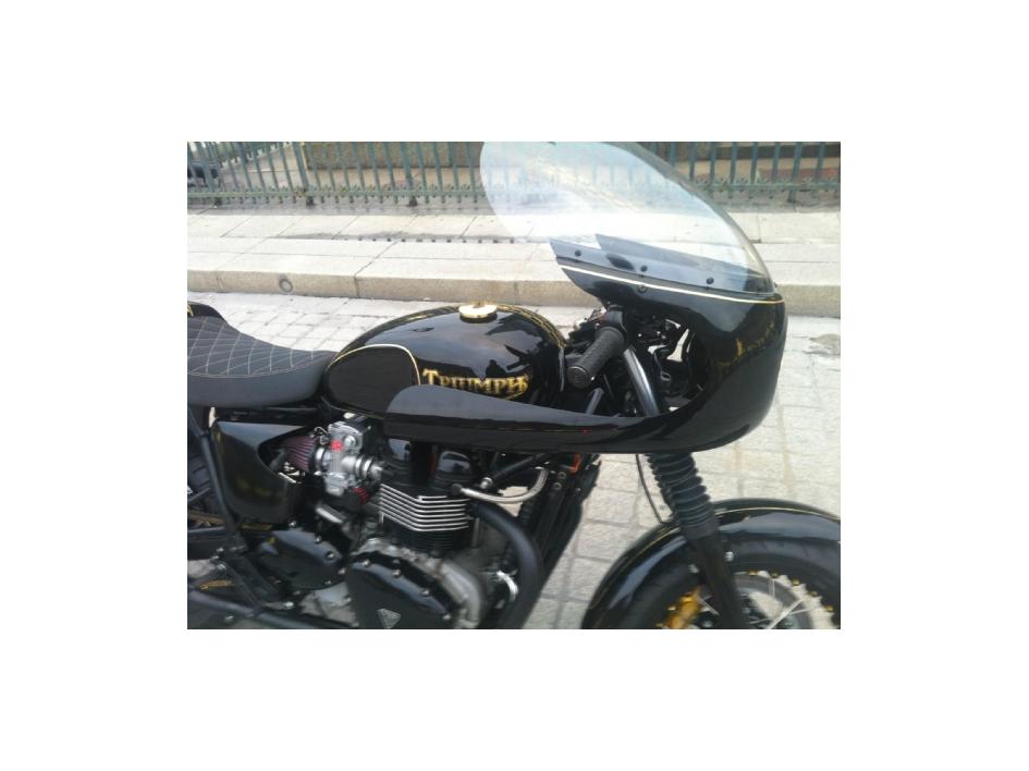 THRUXTON CAFE RACER